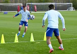 包含华拉德主场取胜布莱顿，壮健气势如虹的词条