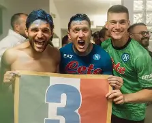 关于佛罗伦萨力克那不勒斯，结束客场不败的信息